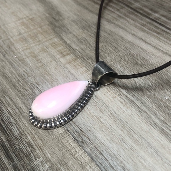 Pink Conch Shell Sterling Pendant - Picture 6 of 11